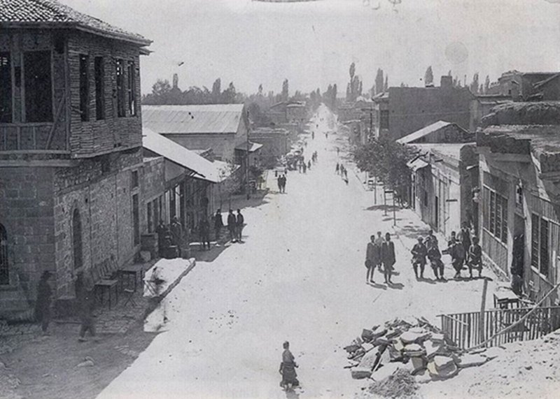 خیابان ایستگاه، ارگلی