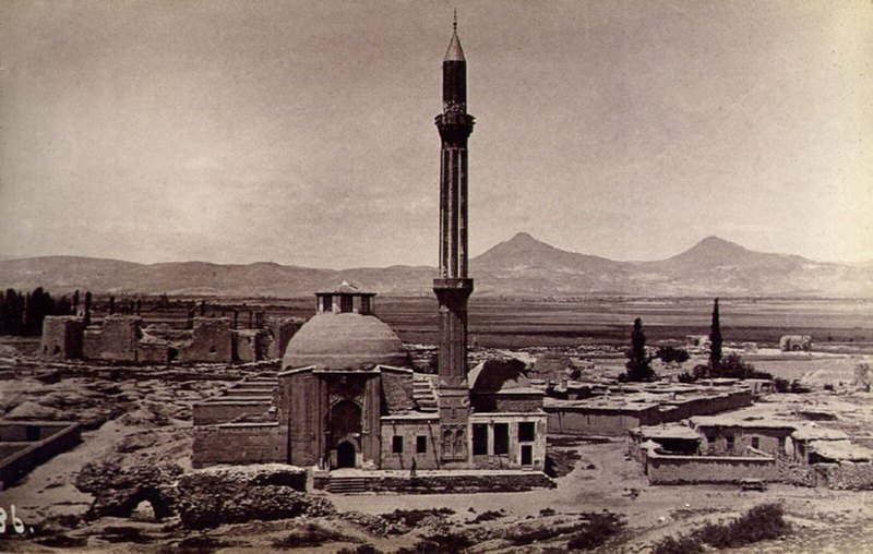 مدرسهٔ اینجه مینارلی