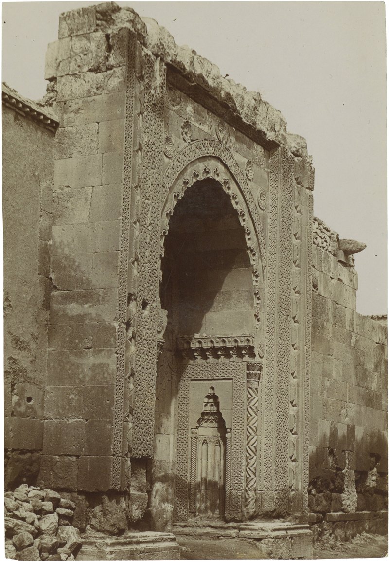 سردر مدرسهٔ سرچالی
